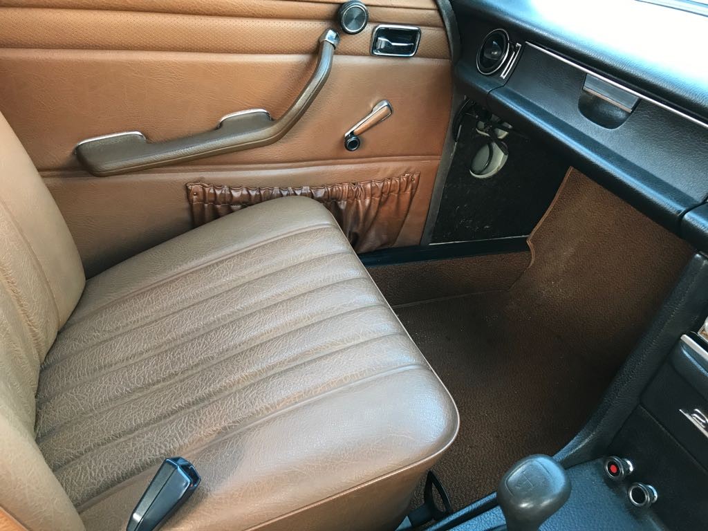 Used Mercedes-Benz 220 1973 for sale - 75598743: Photo 16