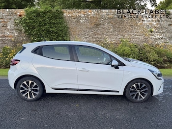Used Renault Clio 2021 for sale - 76741265: Photo