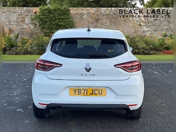 Used Renault Clio 2021 for sale - 76741265: Photo