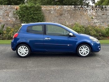 Used Renault Clio 2010 for sale - 76793605: Photo