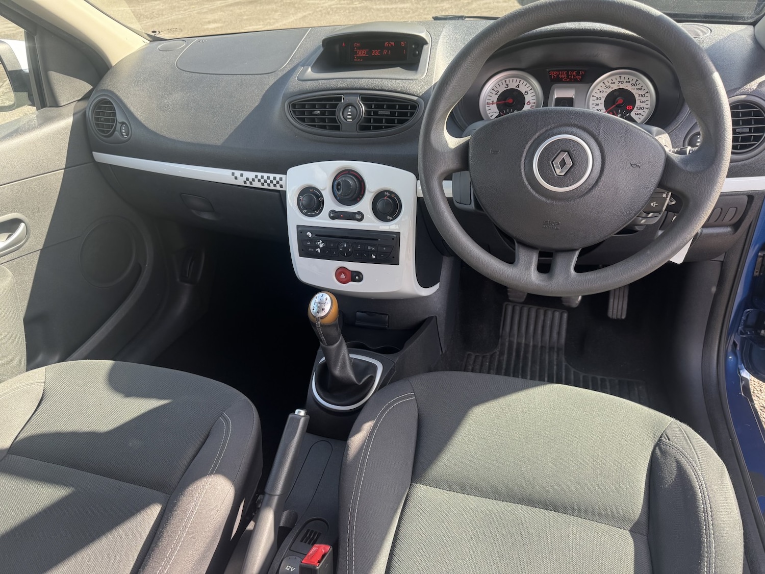 Used Renault Clio 2010 for sale - 76719012: Photo 15