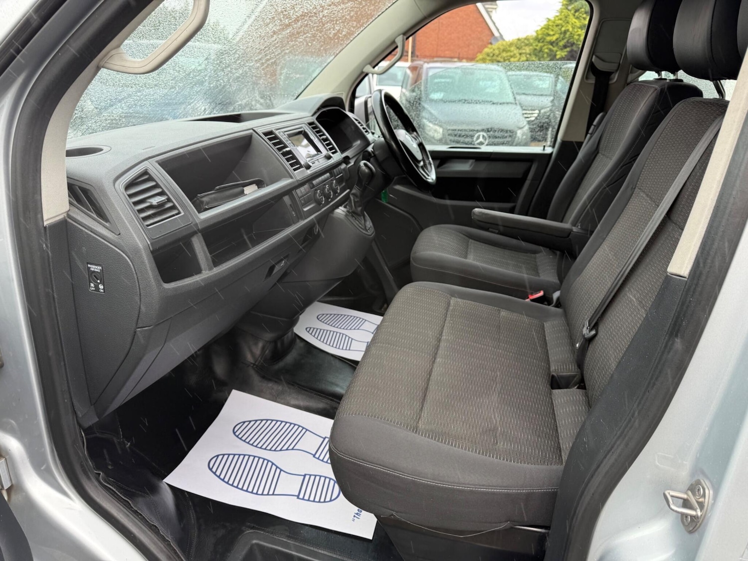 Used Volkswagen Transporter Shuttle 2017 for sale - 76994769: Photo 11