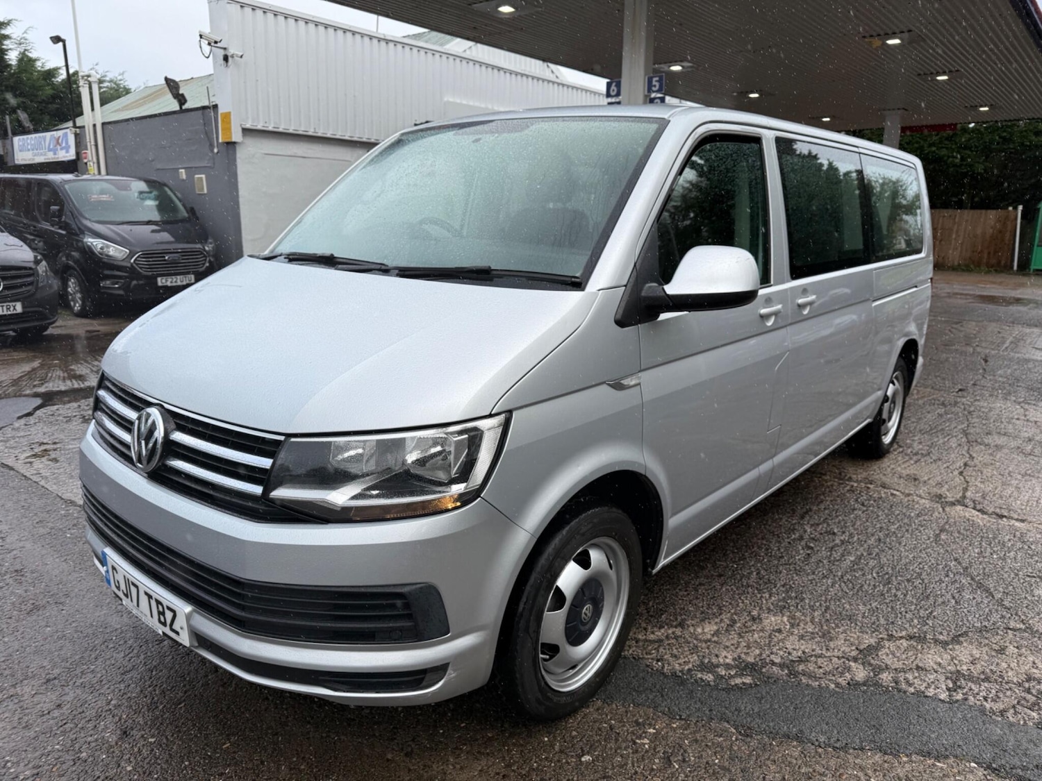 Used Volkswagen Transporter Shuttle 2017 for sale - 76994769: Photo 3