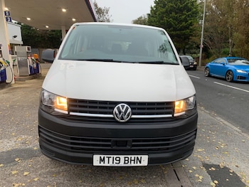 Used Volkswagen Transporter Shuttle 2019 for sale - 76201095: Photo