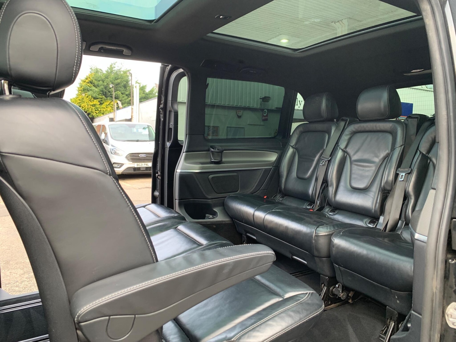 Used Mercedes-Benz V-Class 2017 for sale - 77511295: Photo 12