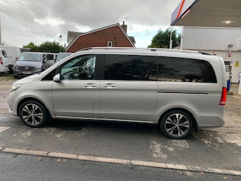 Used Mercedes-Benz V-Class 2017 for sale - 76360378: Photo