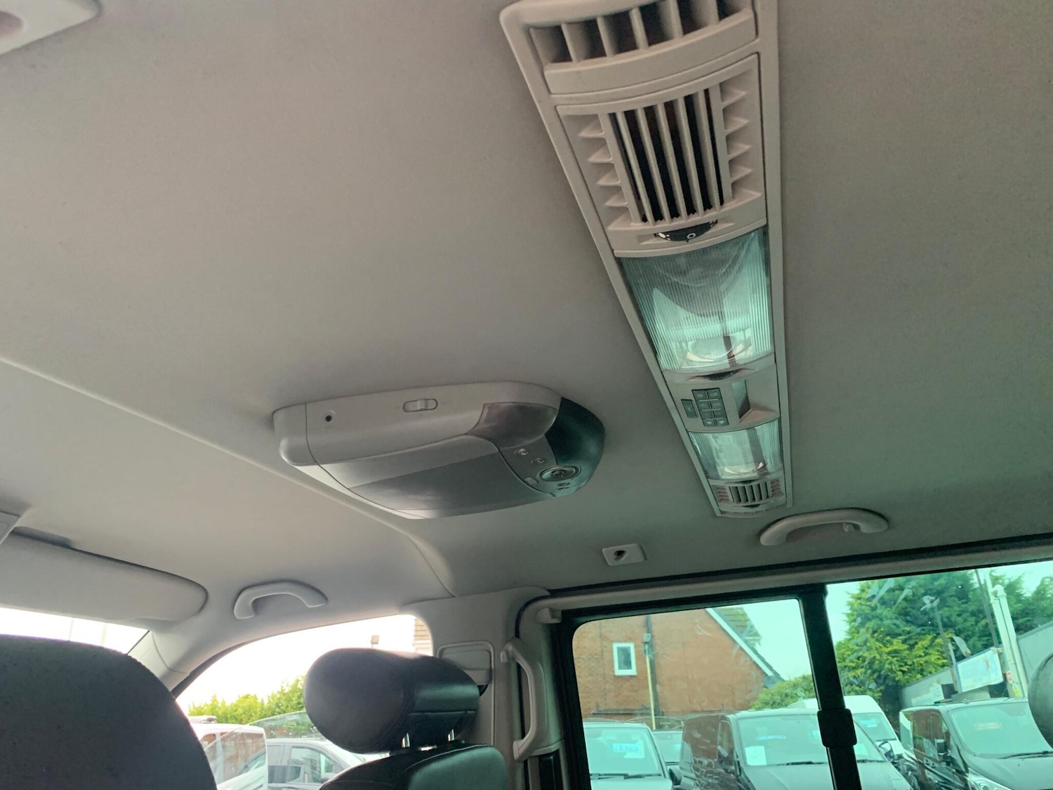 Used Volkswagen Caravelle 2011 for sale - 76656976: Photo 15