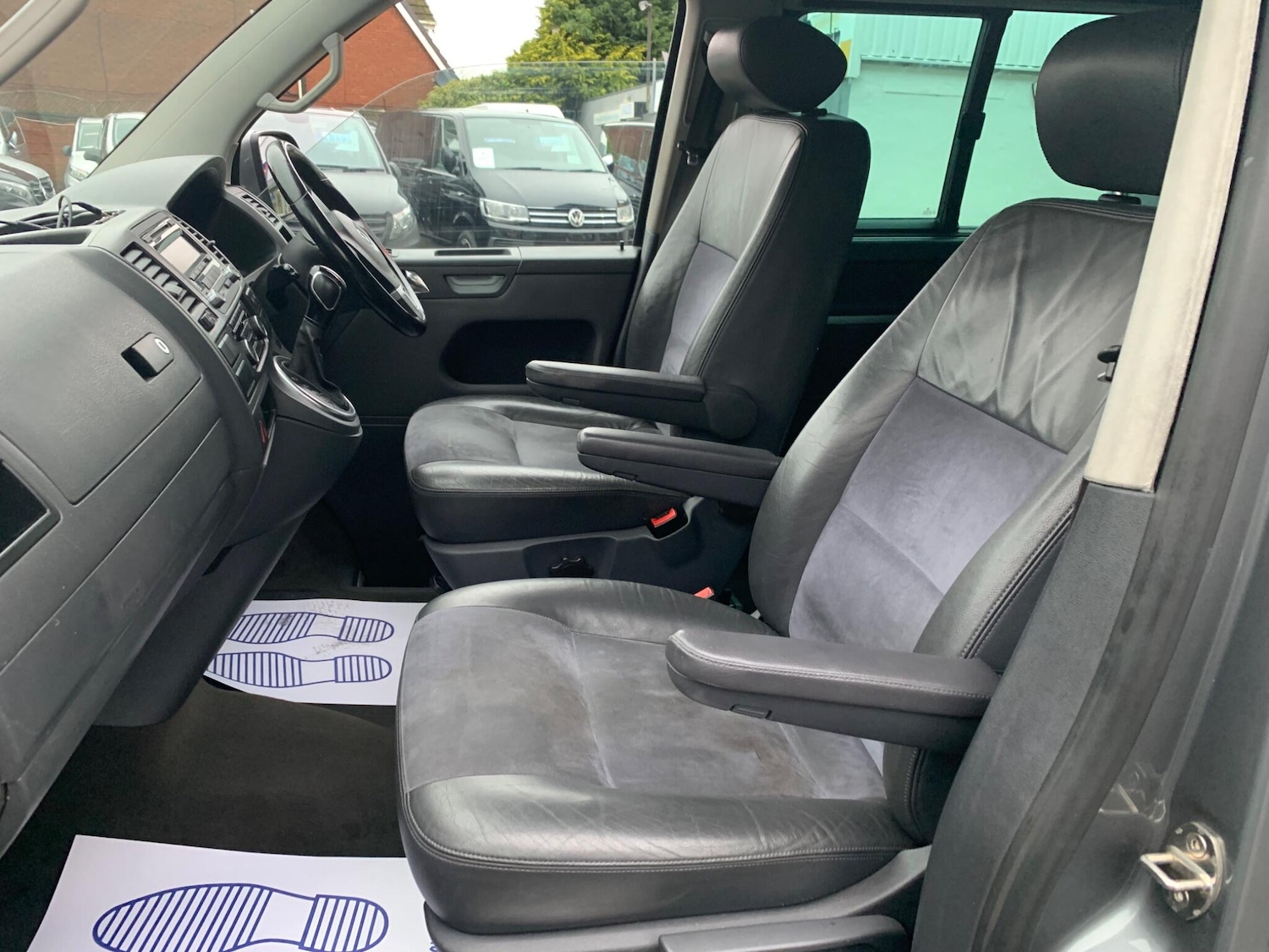 Used Volkswagen Caravelle 2011 for sale - 76656976: Photo 6