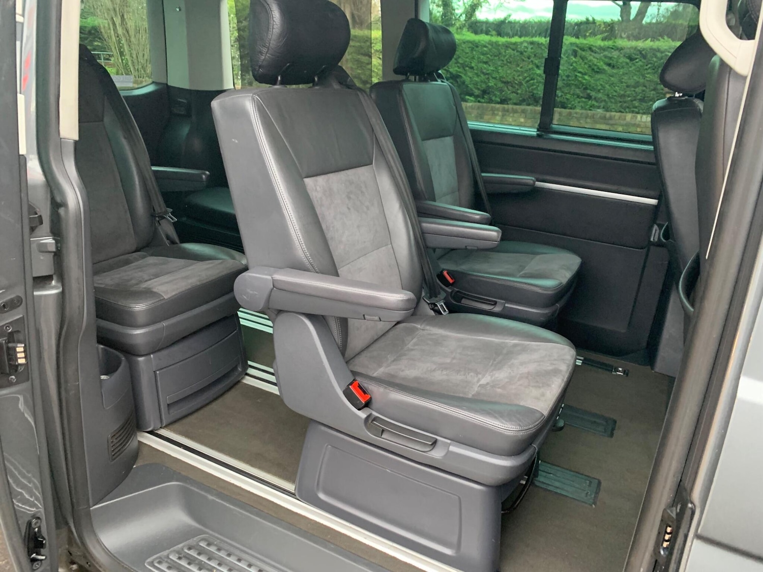 Used Volkswagen Caravelle 2011 for sale - 76656976: Photo 8