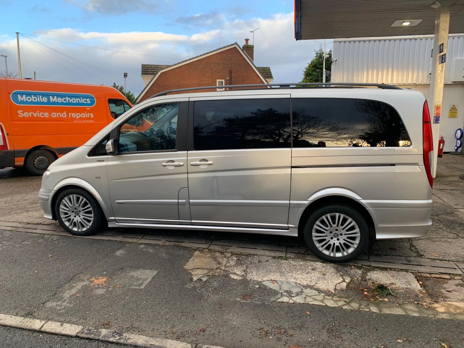 Used Mercedes-Benz Viano 2010 for sale - 76572497: Photo 2