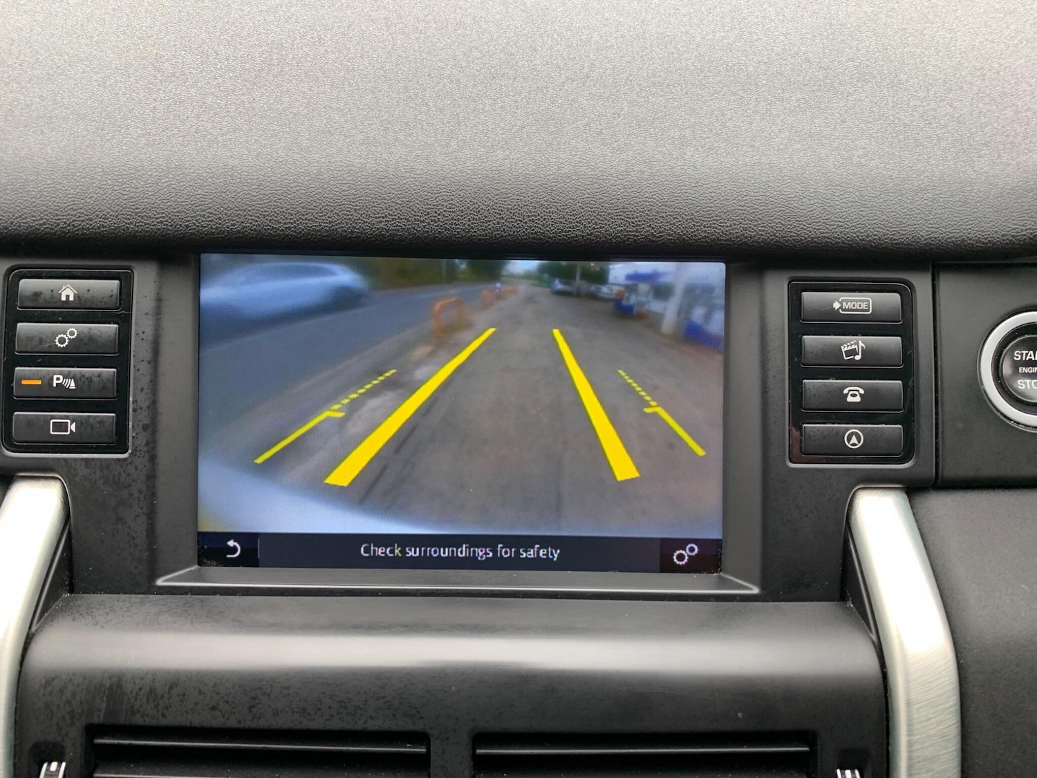 Used Land Rover Discovery Sport 2017 for sale - 78073129: Photo 15