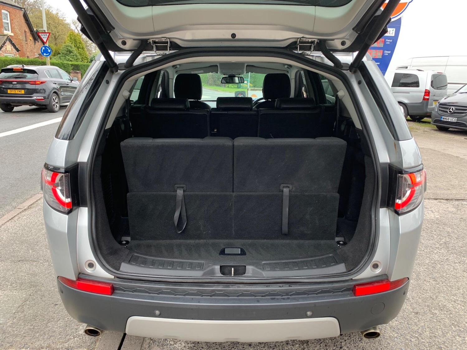 Used Land Rover Discovery Sport 2017 for sale - 78073129: Photo 18