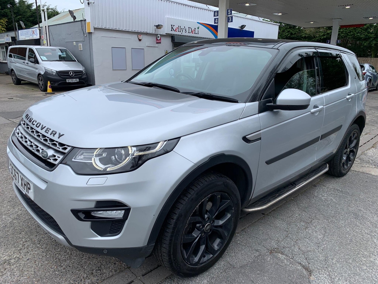 Used Land Rover Discovery Sport 2017 for sale - 78073129: Photo 3