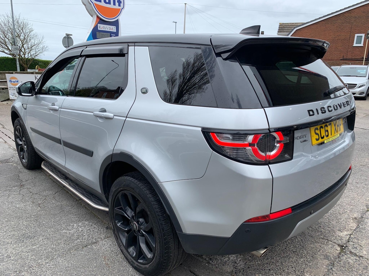 Used Land Rover Discovery Sport 2017 for sale - 78073129: Photo 4