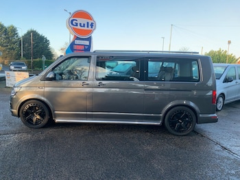 Used Volkswagen Transporter Shuttle 2017 for sale - 76423603: Photo