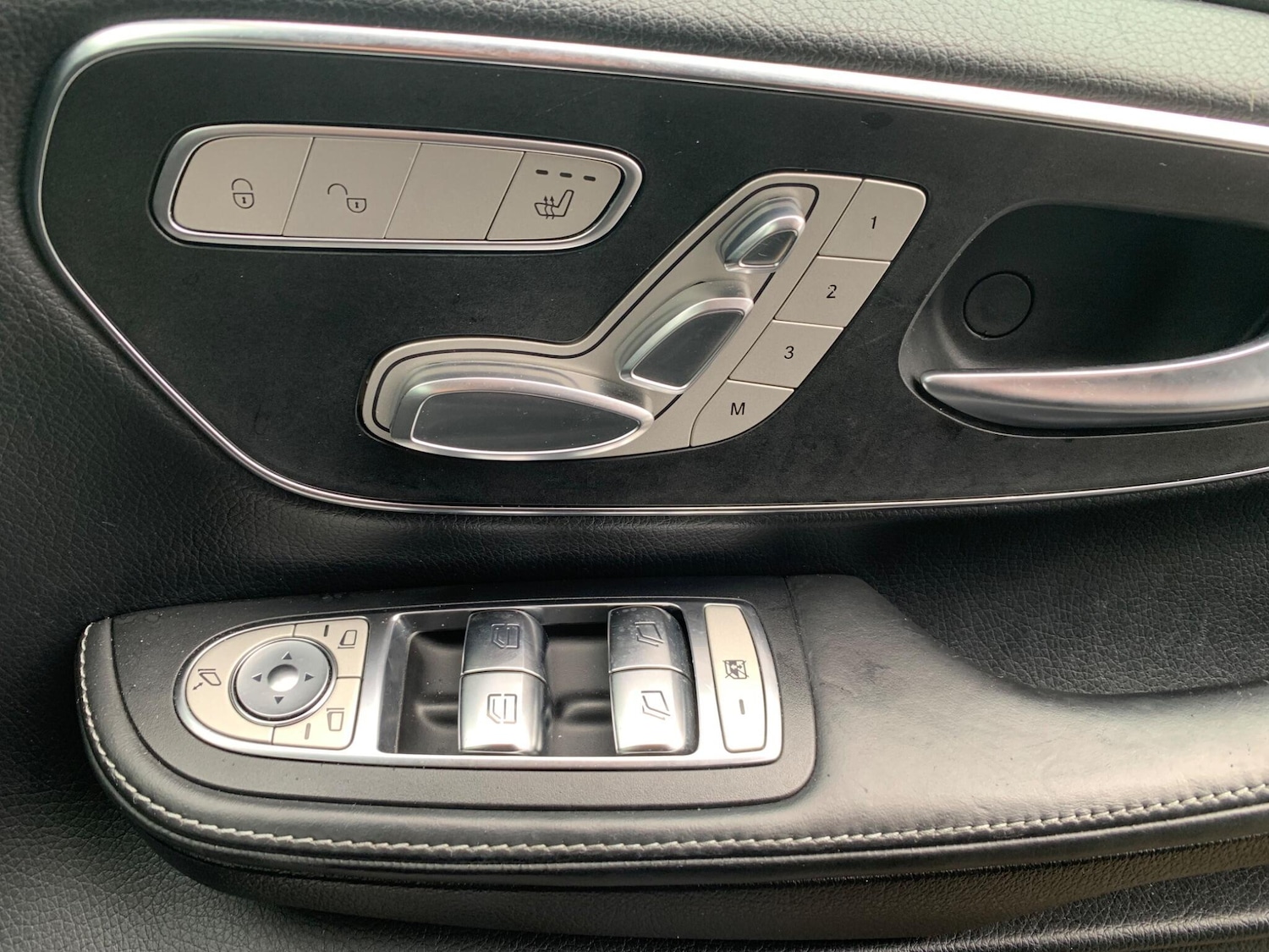 Used Mercedes-Benz V-Class 2020 for sale - 76572479: Photo 17