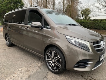 Used Mercedes-Benz V-Class 2017 for sale - 77387617: Photo