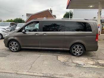 Used Mercedes-Benz V-Class 2017 for sale - 77387617: Photo