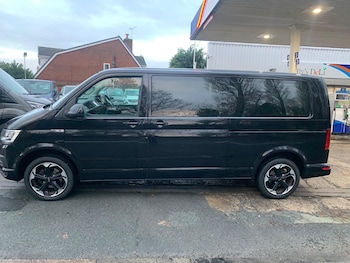 Used Volkswagen Transporter Shuttle 2016 for sale - 76538051: Photo