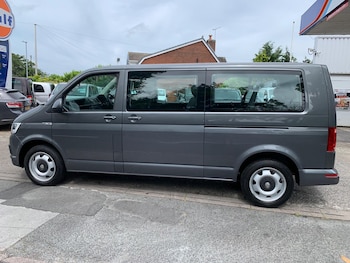 Used Volkswagen Transporter Shuttle 2018 for sale - 78879076: Photo
