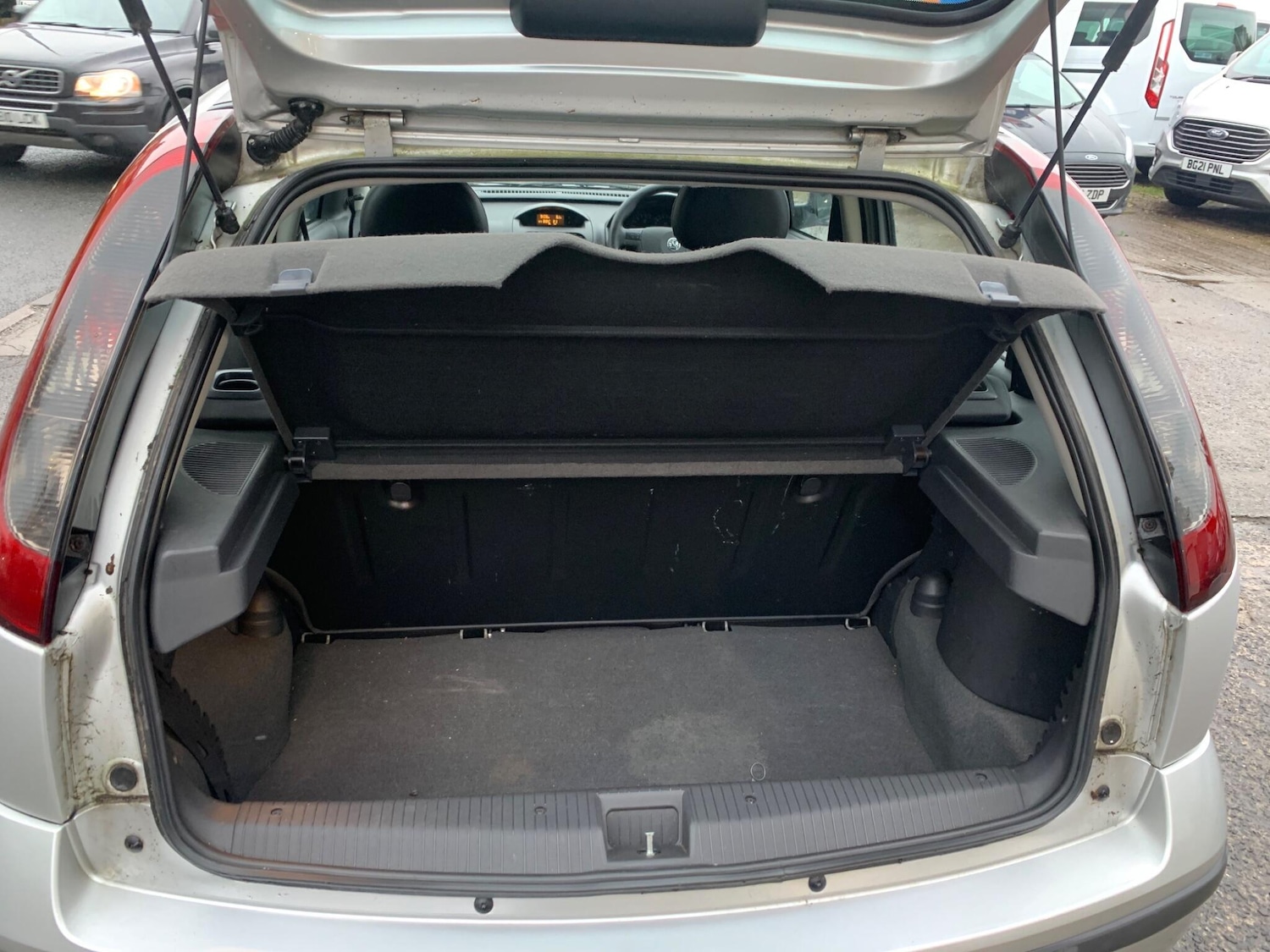 Used Vauxhall Corsa 2004 for sale - 77468673: Photo 11