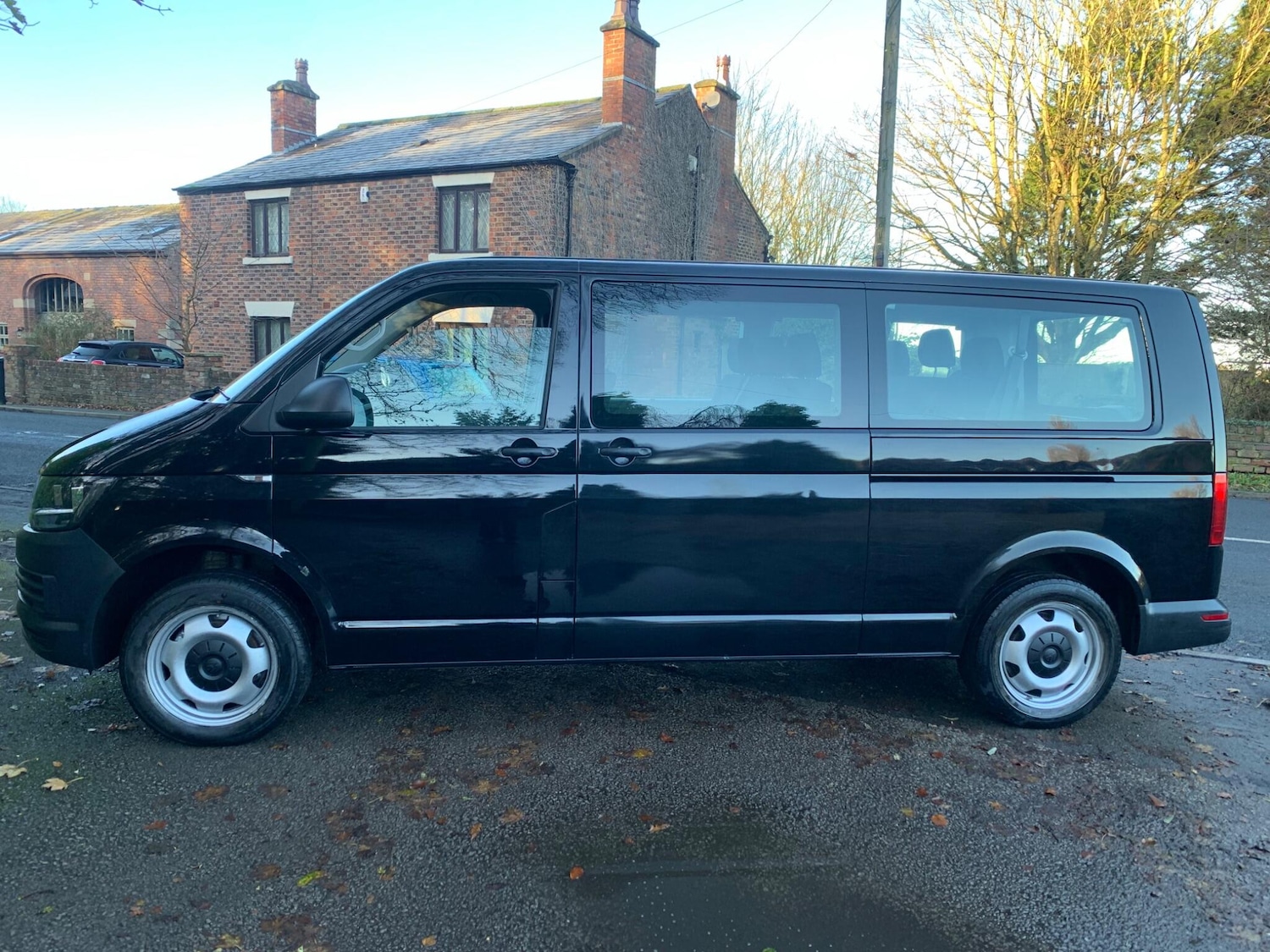 Used Volkswagen Transporter Shuttle 2019 for sale - 76644726: Photo 2