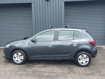 Used Dacia Sandero 2017 for sale - 78606533: Photo