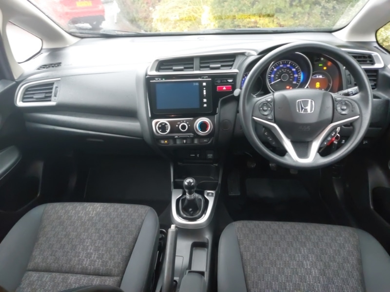 Used Honda Jazz 2016 for sale - 76166273: Photo 2