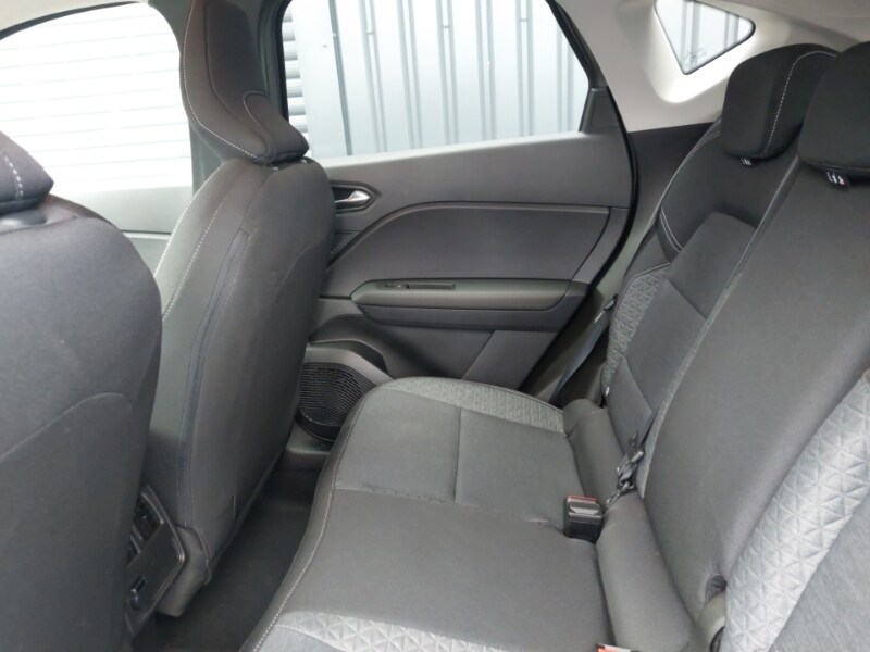 Used Renault Captur 2023 for sale - 77815320: Photo 6