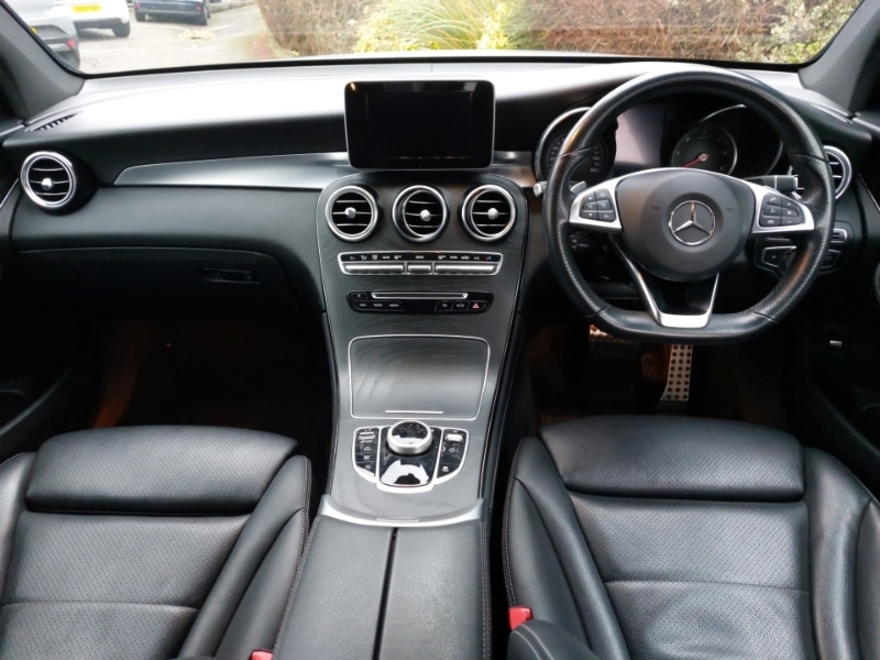 Used Mercedes-Benz GLC 2018 for sale - 76920427: Photo 2