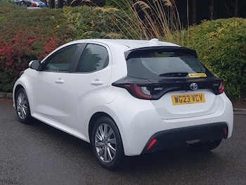 Used Toyota Yaris 2023 for sale - 77062705: Photo