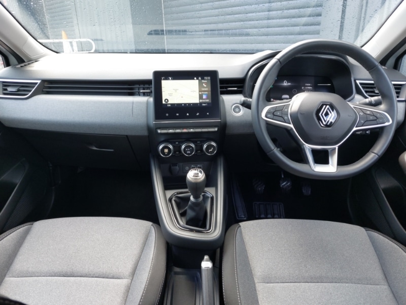 Used Renault Clio 2024 for sale - 78203147: Photo 2