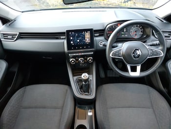 Used Renault Clio 2021 for sale - 76954850: Photo