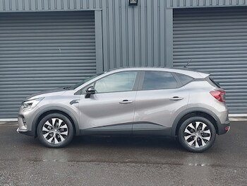 Used Renault Captur 2023 for sale - 77823117: Photo