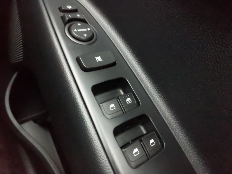 Used Kia Stonic 2020 for sale - 76771482: Photo 15