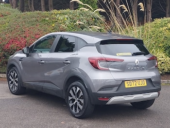 Used Renault Captur 2022 for sale - 76465346: Photo