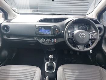 Used Toyota Yaris 2017 for sale - 78478646: Photo