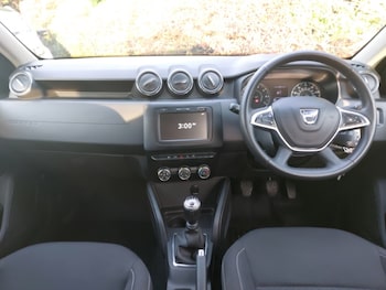 Used Dacia Duster 2018 for sale - 76498209: Photo