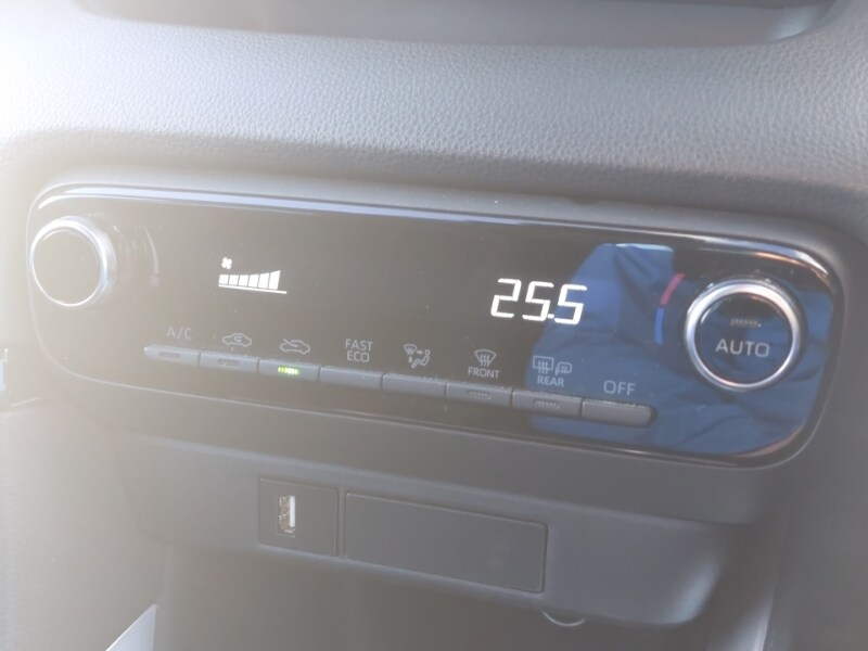 Used Toyota Yaris 2022 for sale - 76602382: Photo 14