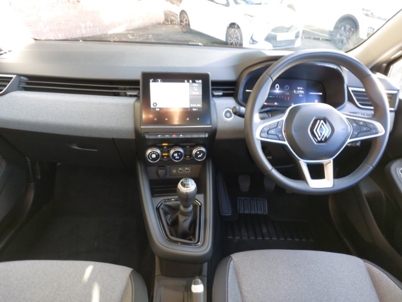 Used Renault Clio 2024 for sale - 76687744: Photo 2