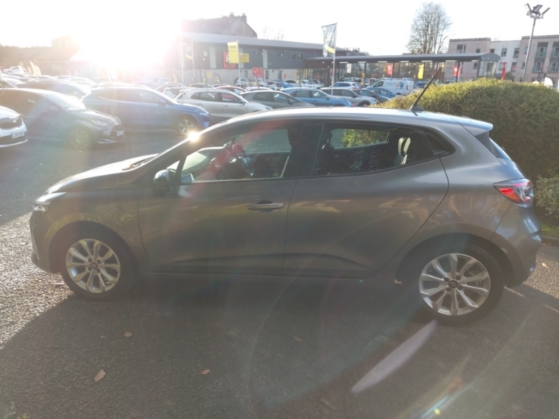 Used Renault Clio 2024 for sale - 76687744: Photo 4