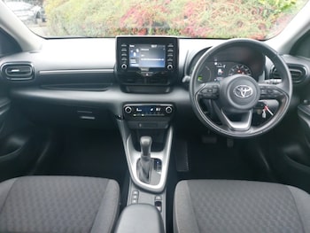 Used Toyota Yaris 2023 for sale - 76130136: Photo