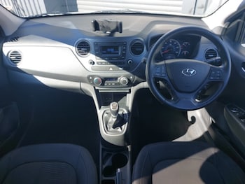 Used Hyundai i10 2017 for sale - 78369435: Photo