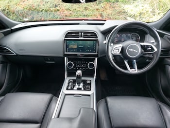 Used Jaguar XE 2021 for sale - 75633954: Photo