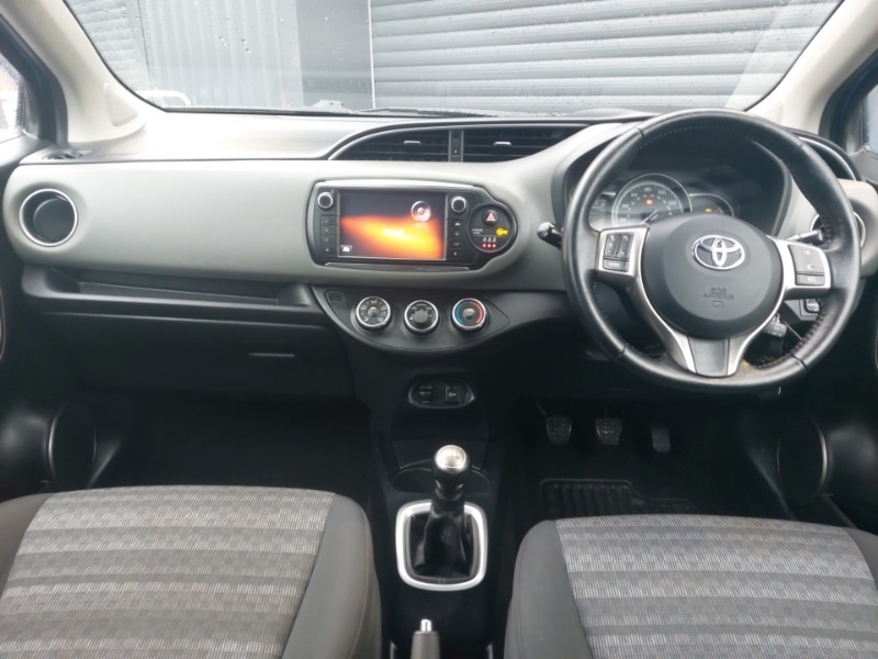 Used Toyota Yaris 2016 for sale - 77992438: Photo 2