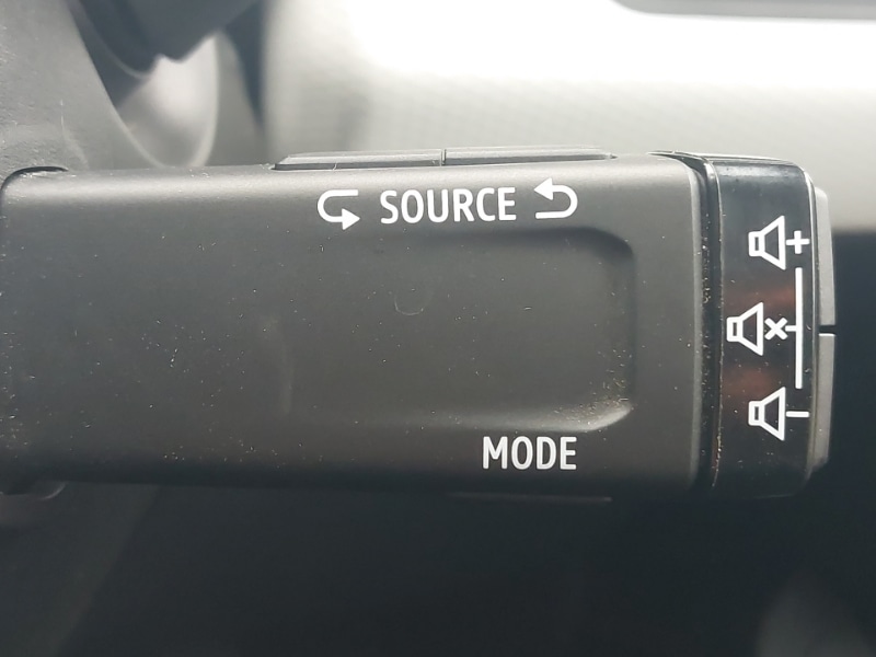 Used Renault Clio 2023 for sale - 77898126: Photo 14