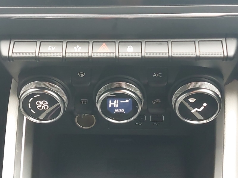 Used Renault Clio 2023 for sale - 77898126: Photo 19