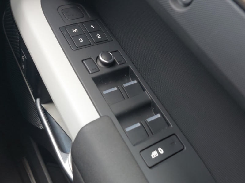 Used Land Rover Defender 2020 for sale - 77790615: Photo 13