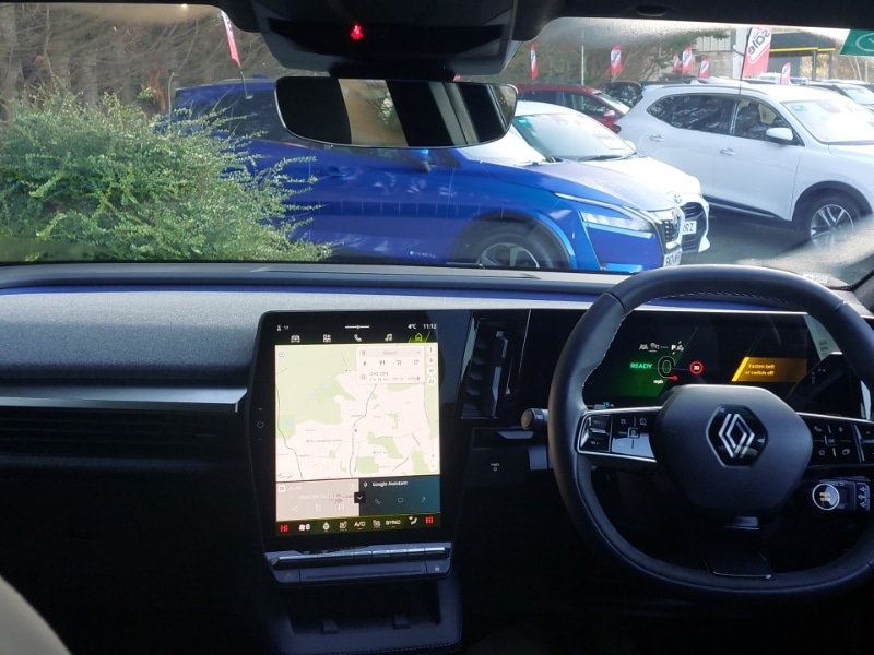 Used Renault Scenic E-Tech 2024 for sale - 77047077: Photo 2