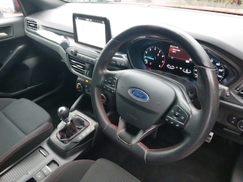 Used Ford Focus 2019 for sale - 76188323: Photo 2